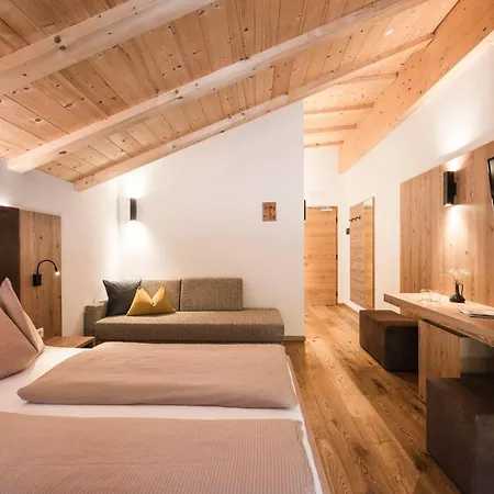 Jaufensteg Guest house